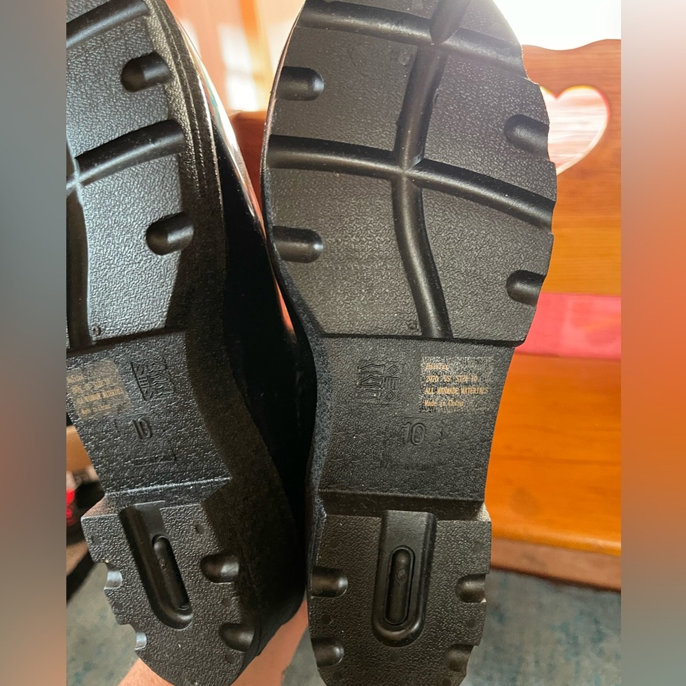 Seven Rain Boots size 10 NWT color Black runs small - Picture 4 of 4